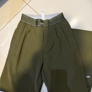 ALO Yoga Olive Green Women's Jogger Pants